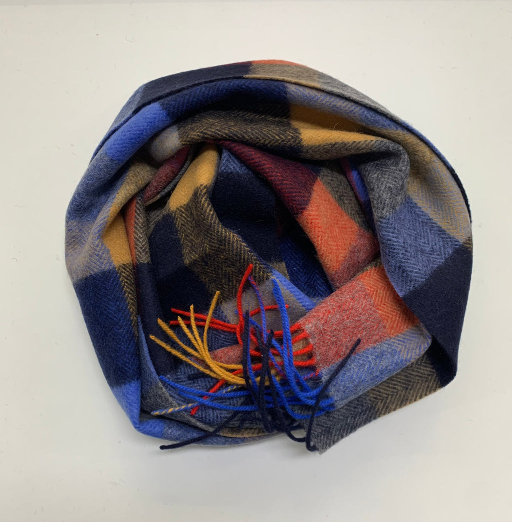 Echarpe à carreaux bleu