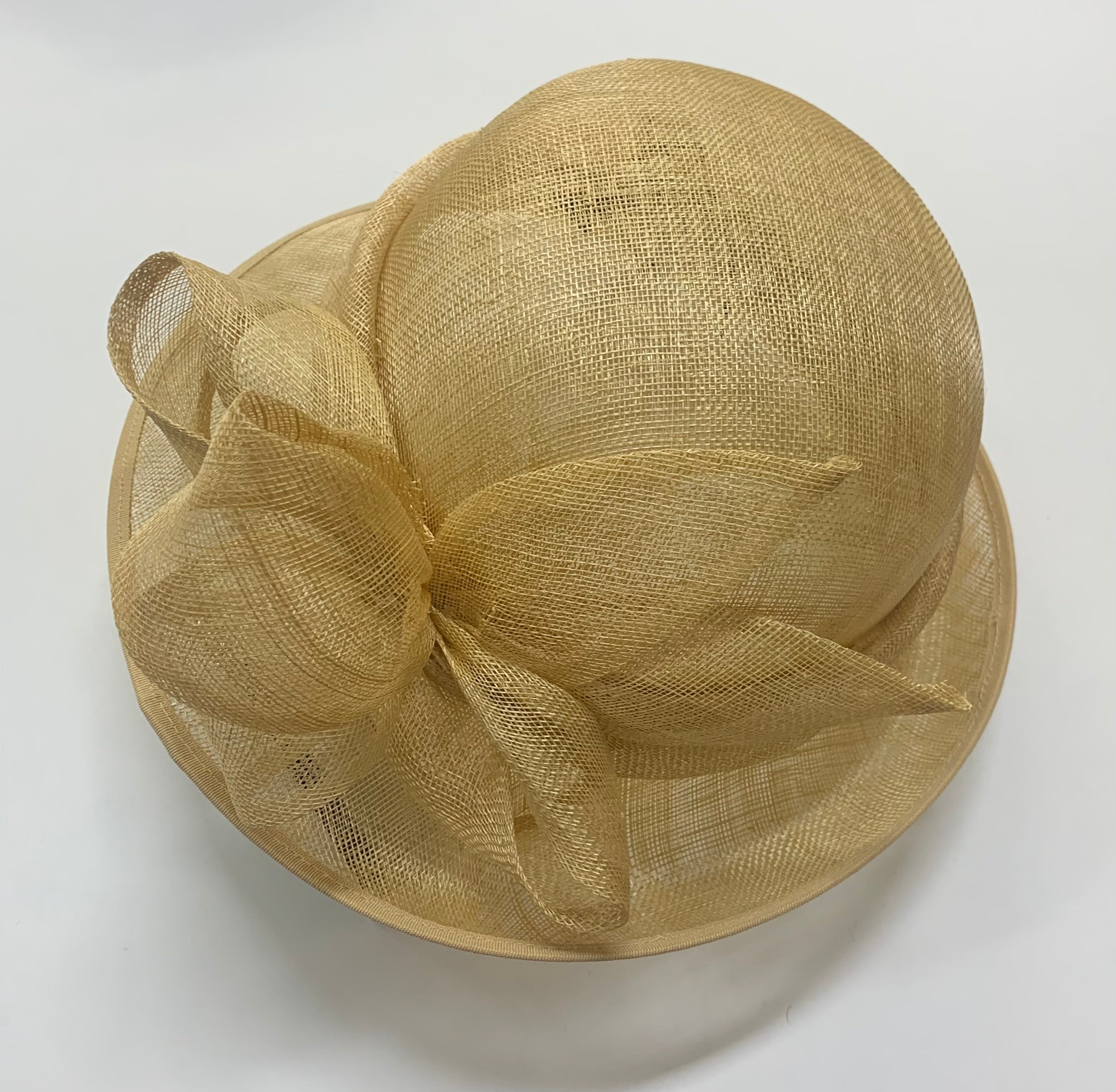 Chapeau cérémonie cloche