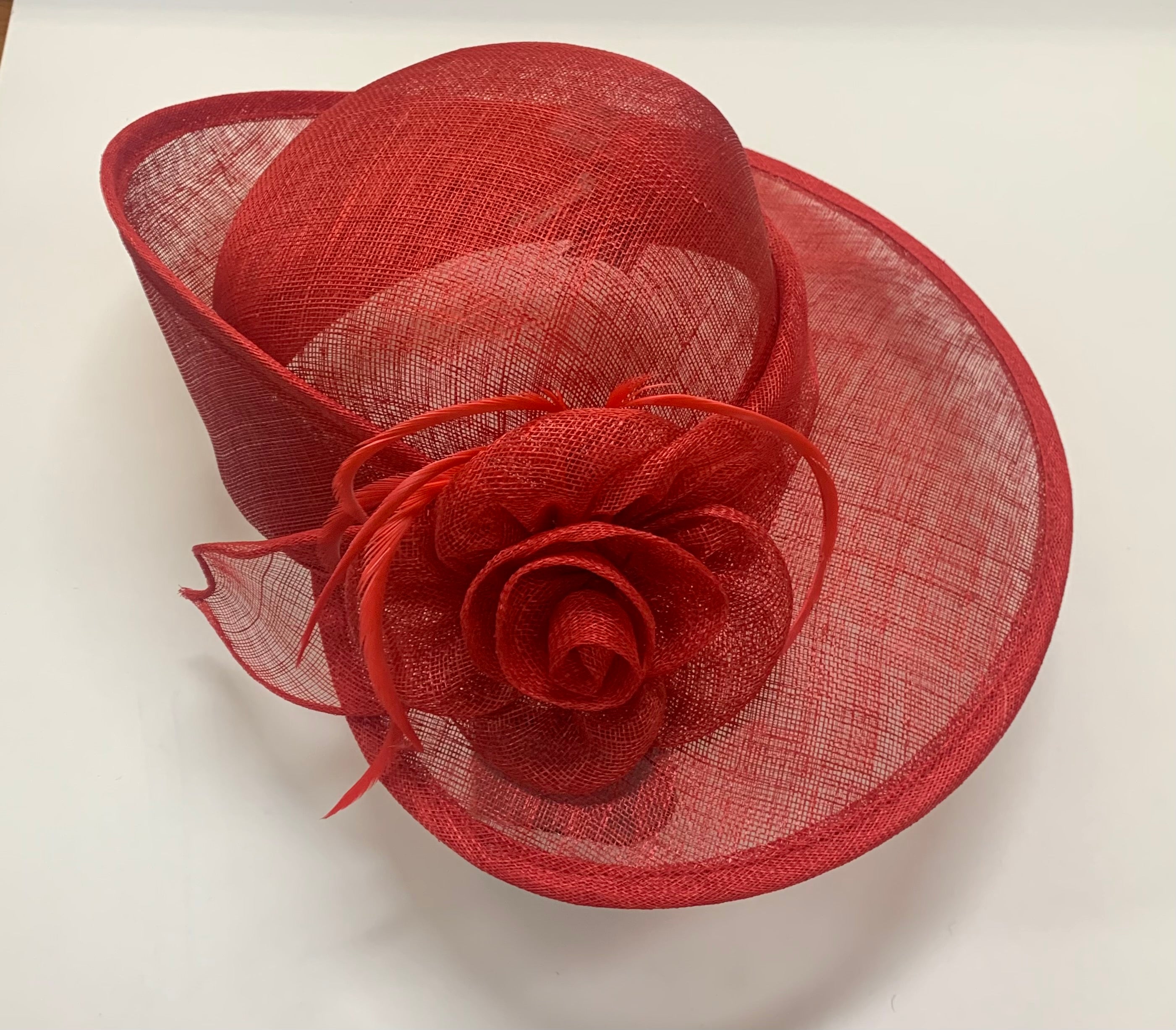 Chapeau en Sisal asymétrique